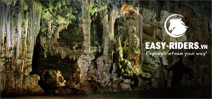 Explore the beautiful caves of Tu Lan - Quang Binh